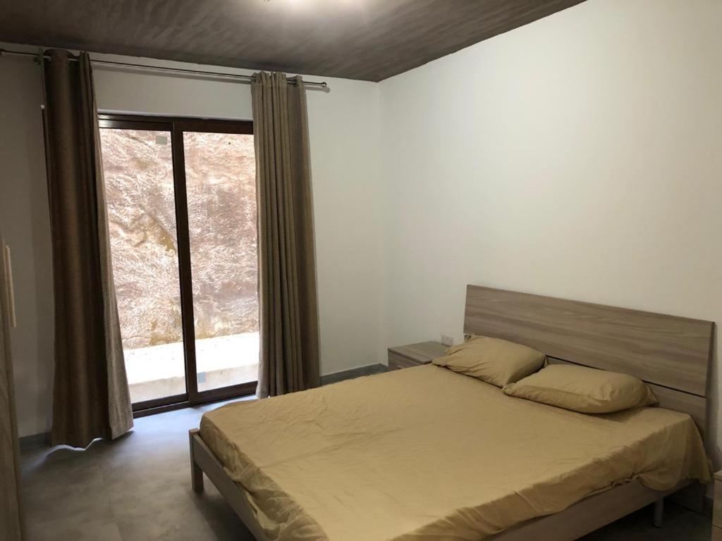 St Julians Bay Sea Front Apartments Saint Julian's Ngoại thất bức ảnh